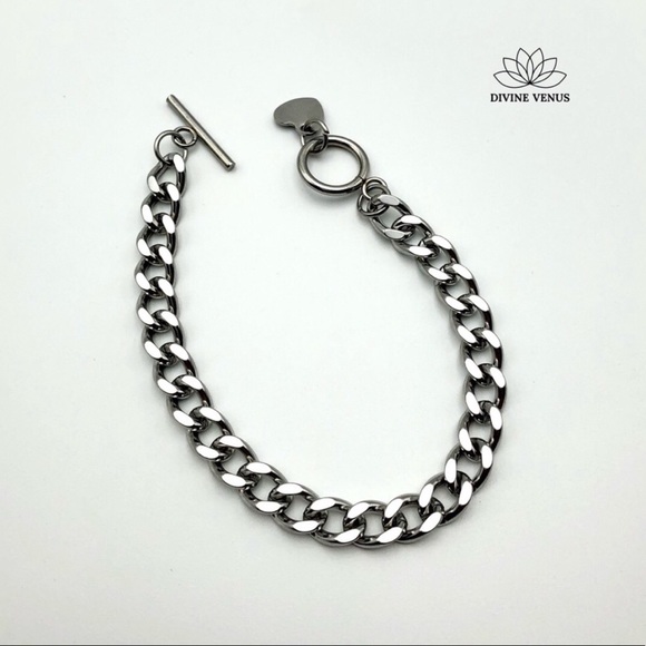 Toggle Clasp Curb Chain Bracelet | Stainless Steel - Picture 5 of 9